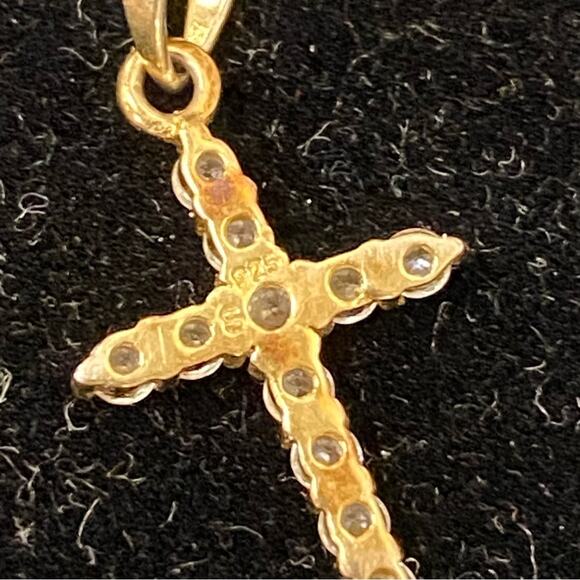 Dainty Cross Pendant Necklace Vermeil 925 Sterling Silver - Picture 7 of 9